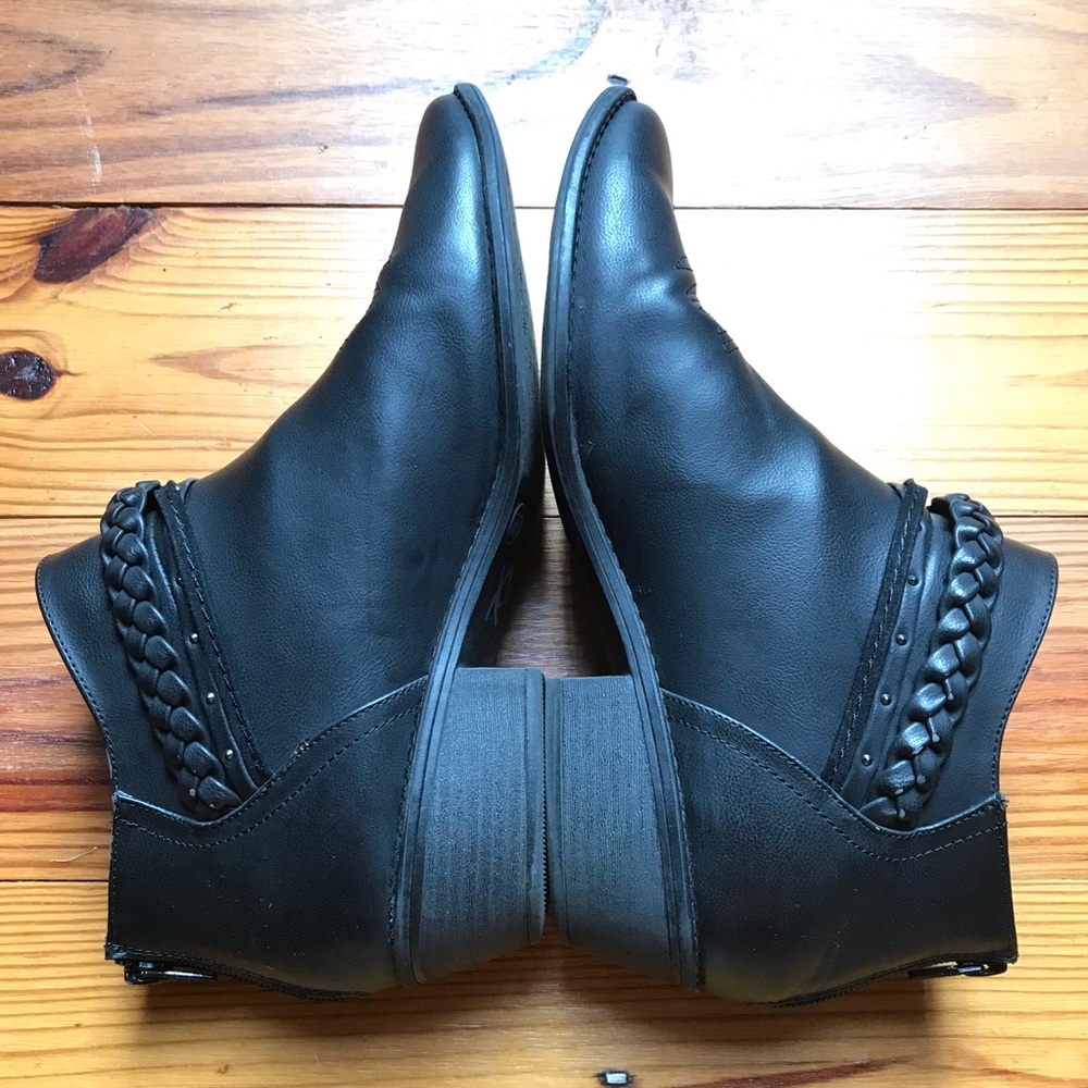 Dolce Vita Black Faux Leather Braided Buckle Ankle Books, EUC, 11 - Picture 8 of 12